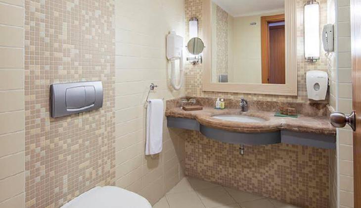 Crystal Admiral Resort Suites & Spa