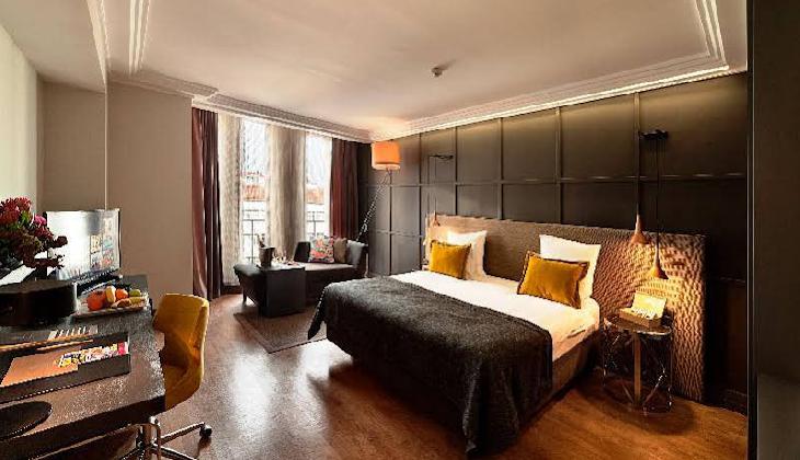 Sofa Hotel Autograph Collection