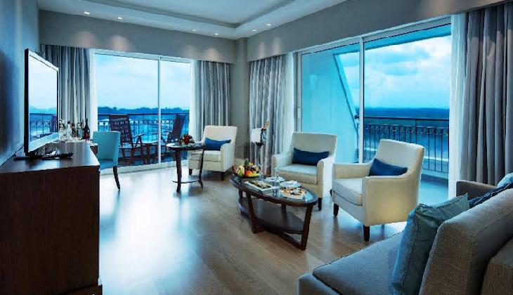 هتل تایتانیک دلوکس بلک