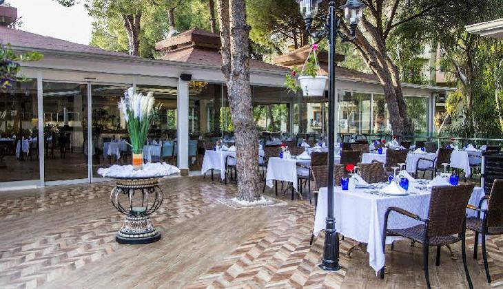 Jacaranda Beach Luxury Club