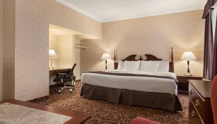 Days Inn - Toronto East Lakeview