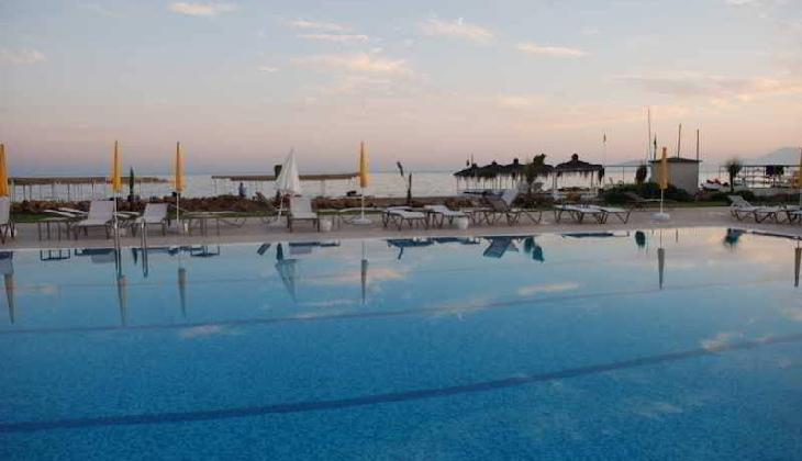 Jacaranda Beach Luxury Club