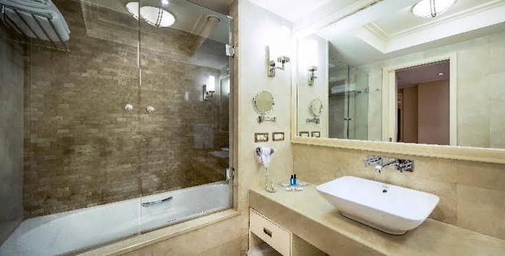 هتل تایتانیک سیتی تکسیم