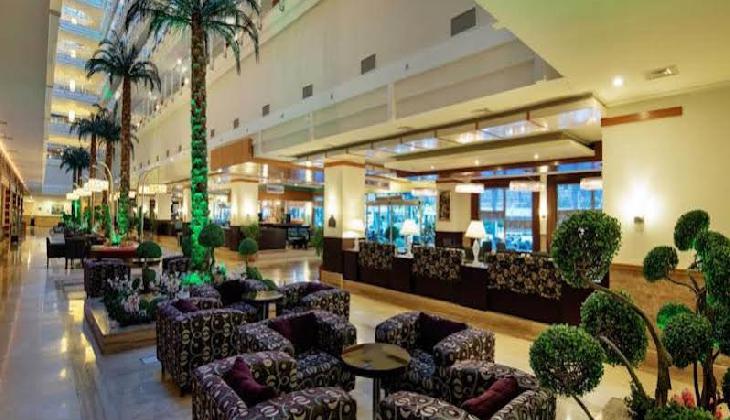 Crystal Admiral Resort Suites & Spa