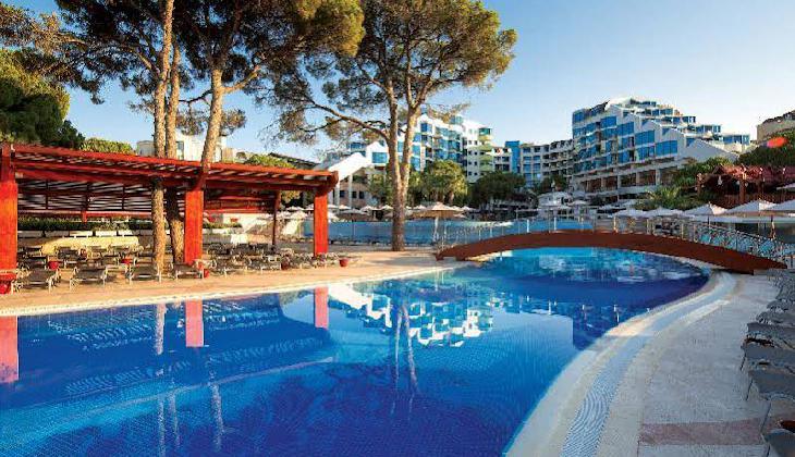 Cornelia De Luxe Resort