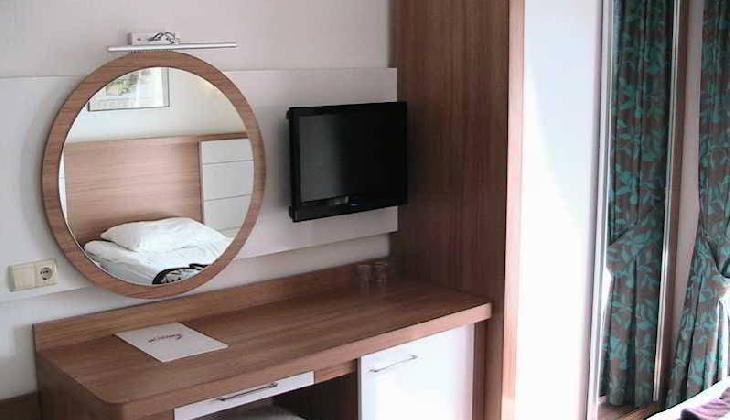 Jacaranda Beach Luxury Club