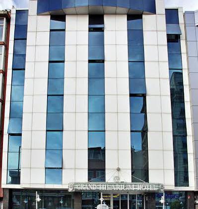 هتل گرند هیلاریوم