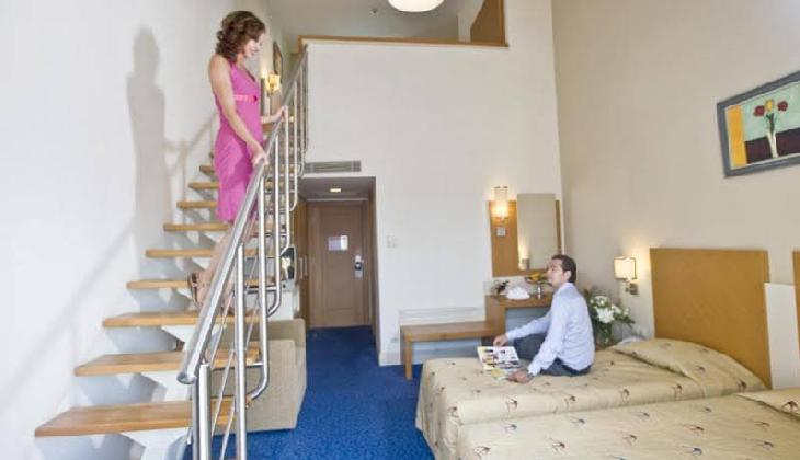 Crystal Admiral Resort Suites & Spa