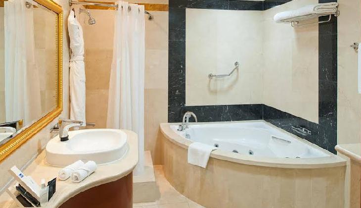 Holiday Inn Bur Dubai - Embassy District