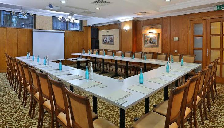 هتل گرند هیلاریوم