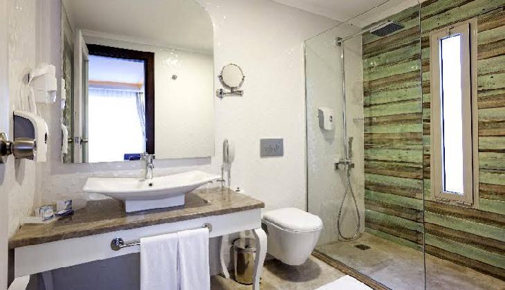 Jacaranda Beach Luxury Club