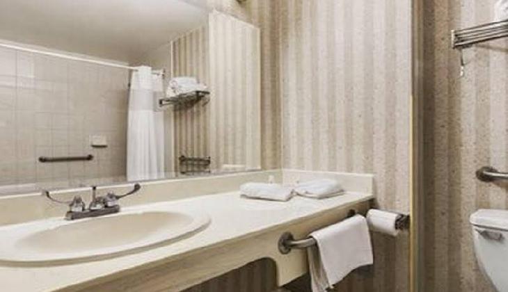 Days Inn - Toronto East Lakeview