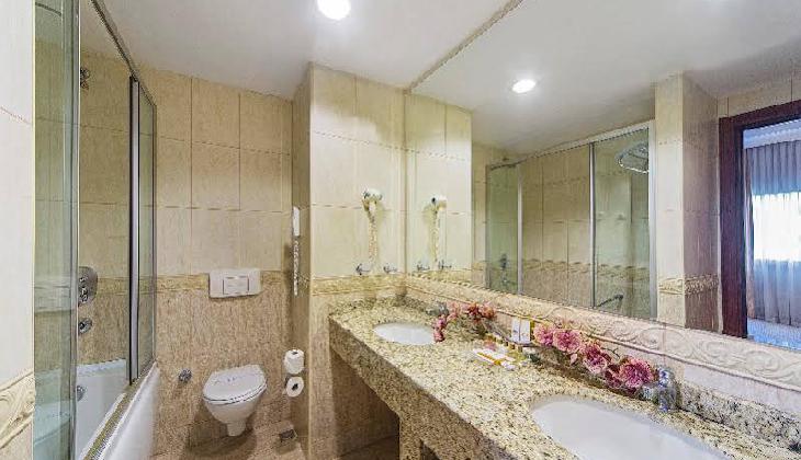 هتل گرند اوزتانیک