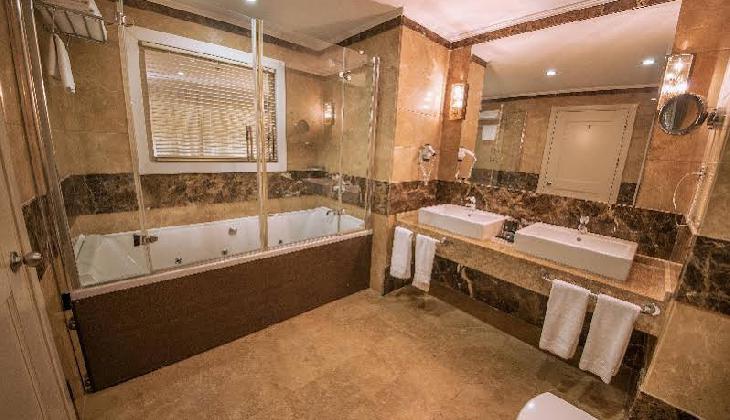 Dream Hill Asia Business Deluxe Hotel