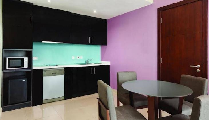 RAMADA HOTEL & SUITES BY WYNDHAM JBR