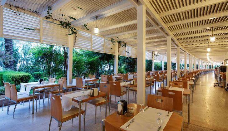 Crystal Admiral Resort Suites & Spa