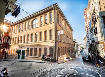 Educa Suites Balat