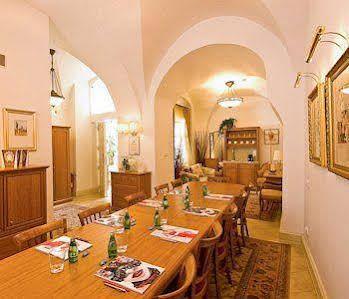 Hostel Santini Prague