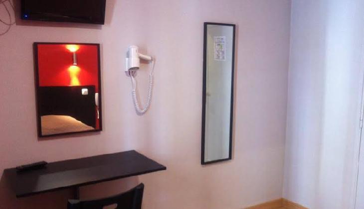 Hipotel Paris Buttes Chaumont Pyrénées