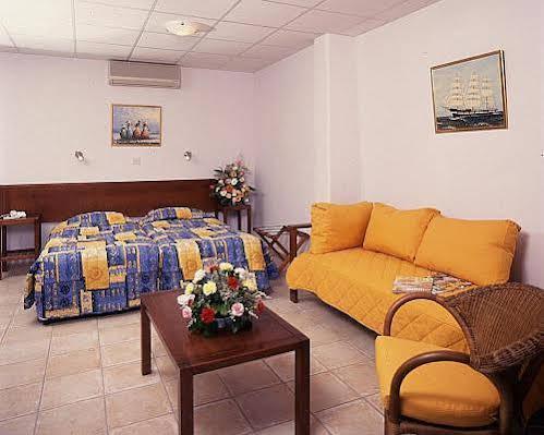 Jacaranda Hotel Apartments