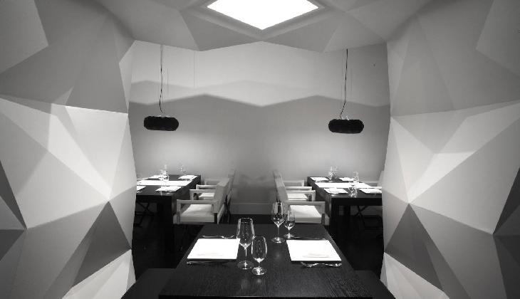 Hotel Blow Up Hall 5050