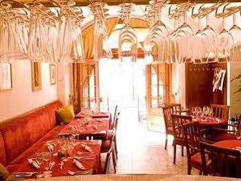 Hostel Santini Prague