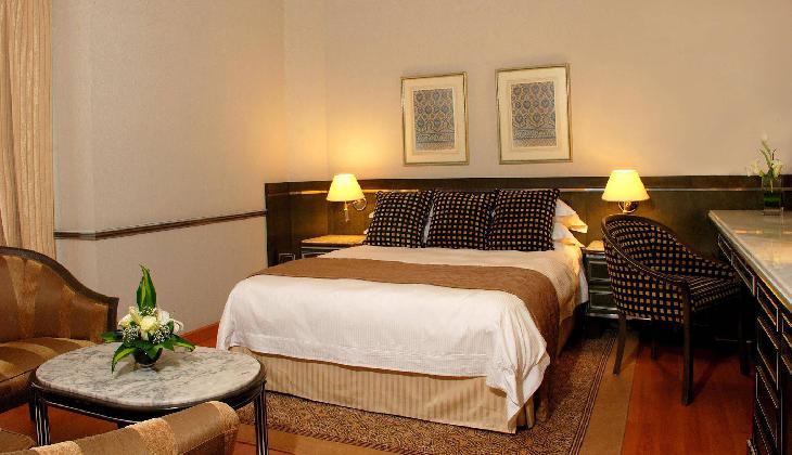 هتل کرون پلازا شیخ زاید