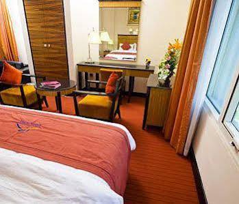 Rayan Hotel Corniche