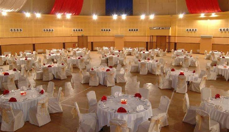 Al Falaj Hotel