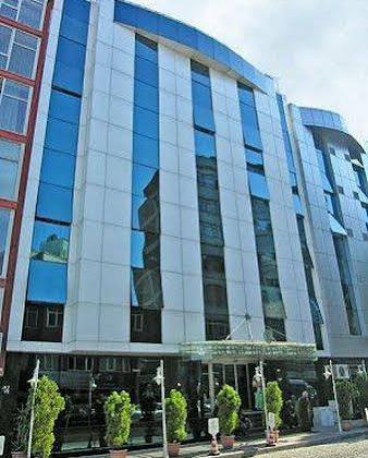 هتل گرند هیلاریوم