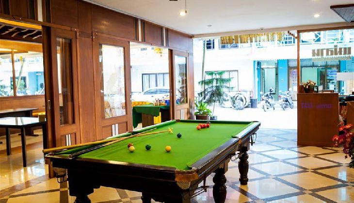 هتل تریپل راند پلیس