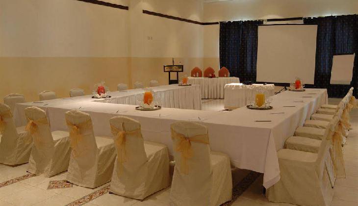 Al Falaj Hotel