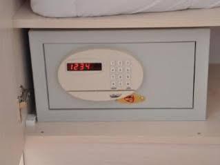 Huxley Hotel Old City