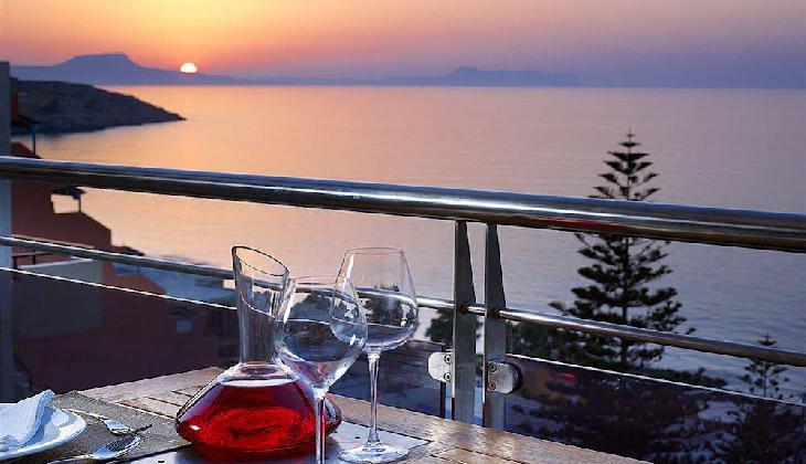 Macaris Suites & Spa