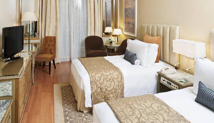 هتل کرون پلازا شیخ زاید