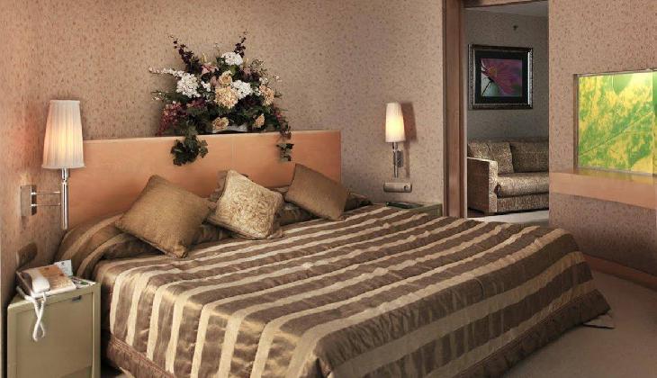 Cornelia De Luxe Resort