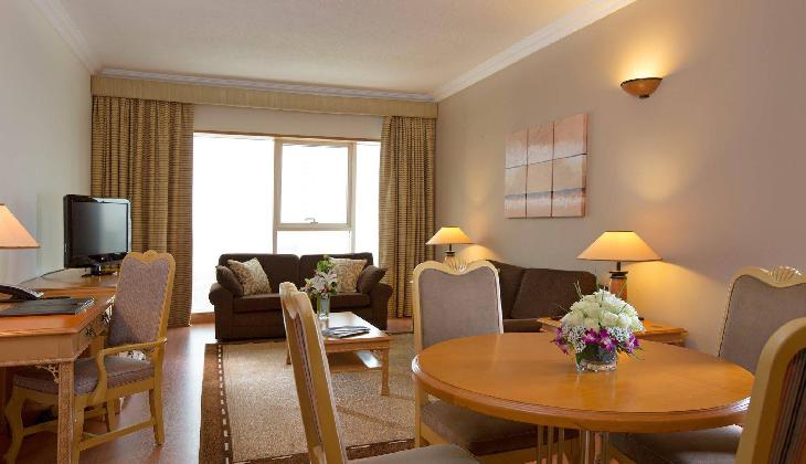 هتل کرون پلازا شیخ زاید