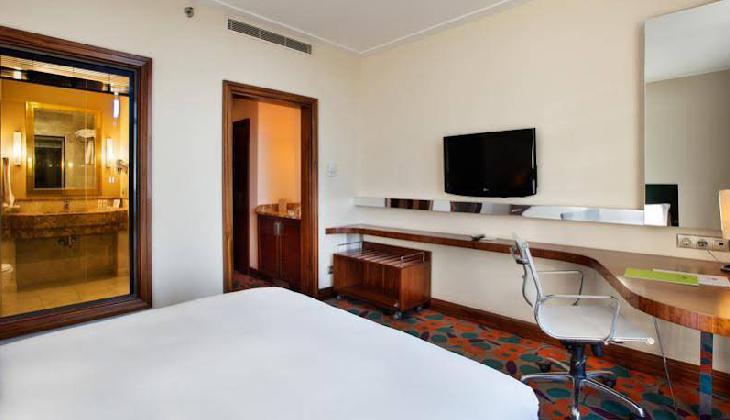 Doubletree By Hilton Hotel Van