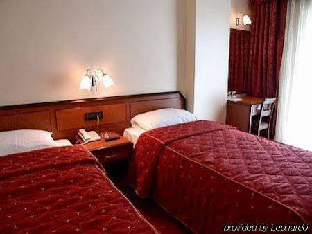 هتل گرند هیلاریوم