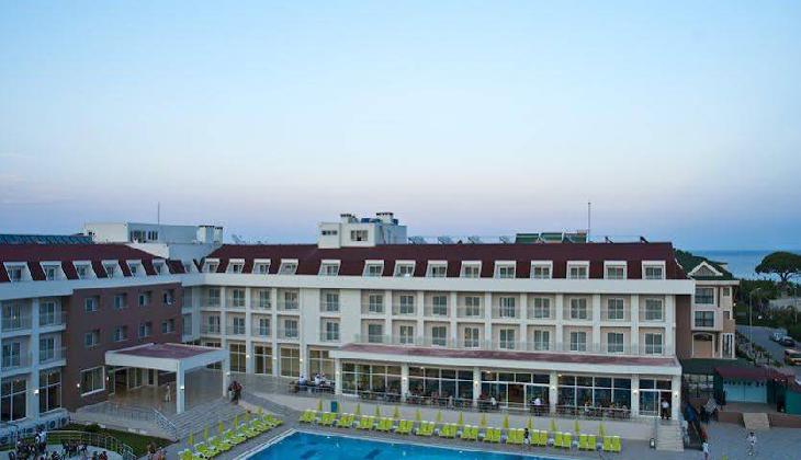 Novia White Lilyum Hotel