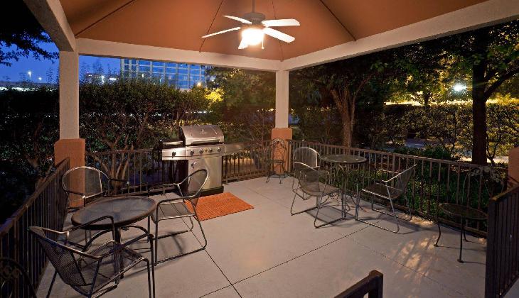 Candlewood Suites Dallas -By The Galleria