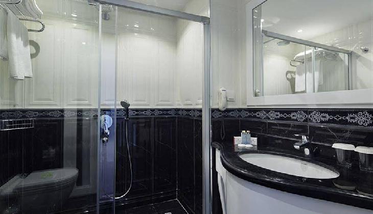 Euphoria Palm Beach Resort