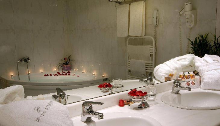 Athens Atrium Hotel & Jacuzzi Suites