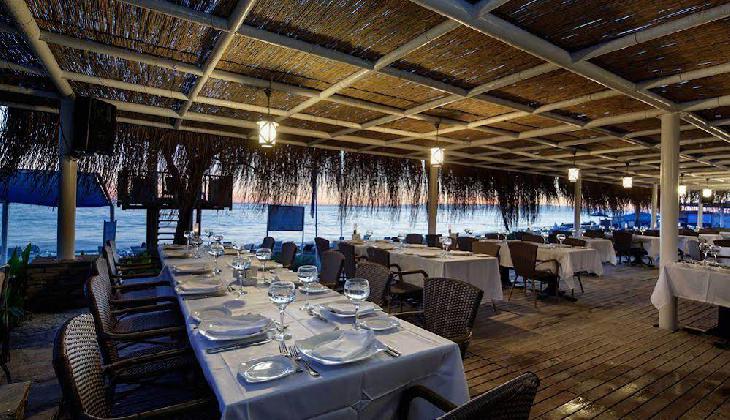 Crystal Admiral Resort Suites & Spa