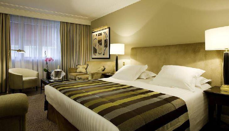 هتل وارویک شانزه لیزه