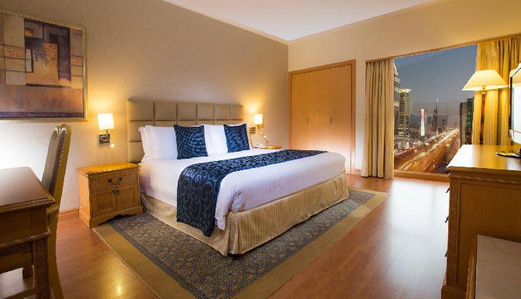 هتل کرون پلازا شیخ زاید