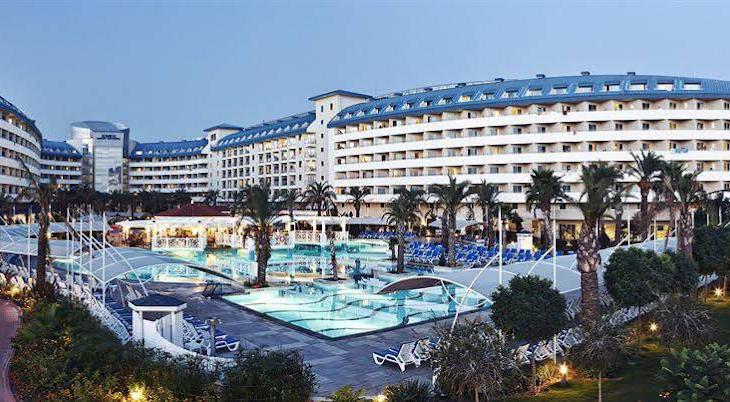 Crystal Admiral Resort Suites & Spa