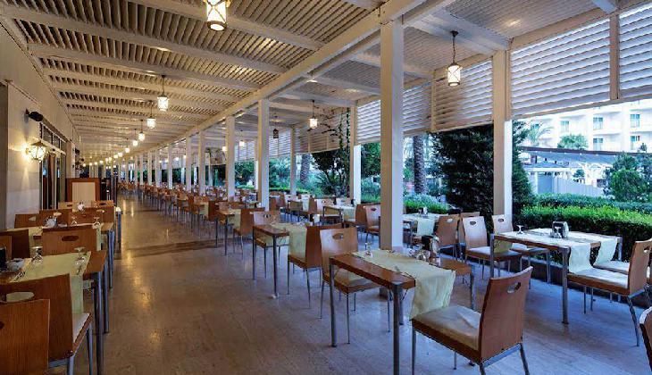 Crystal Admiral Resort Suites & Spa