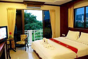 هتل تریپل راند پلیس