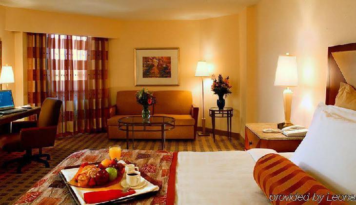 Crowne Plaza Hotel Houston River Oaks